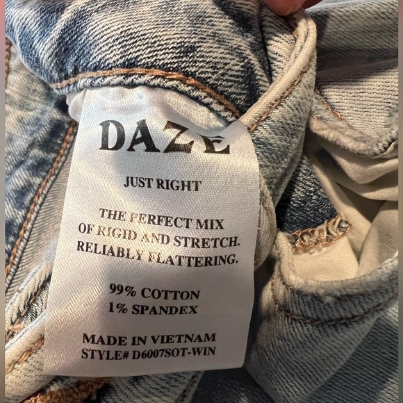 DAZE Daily Driver Just Right denim jeans. - Picture 5 of 8